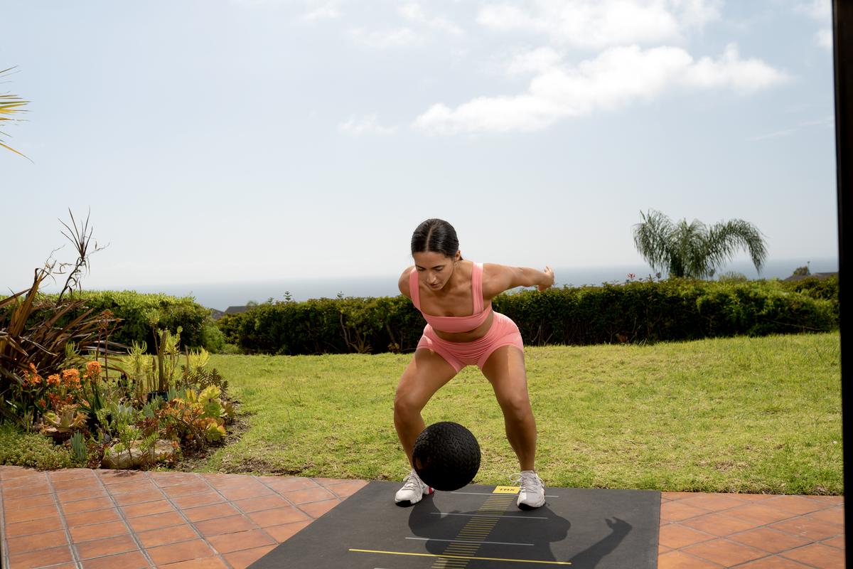 Our amazing brand ambassador giving some at home workout moves to